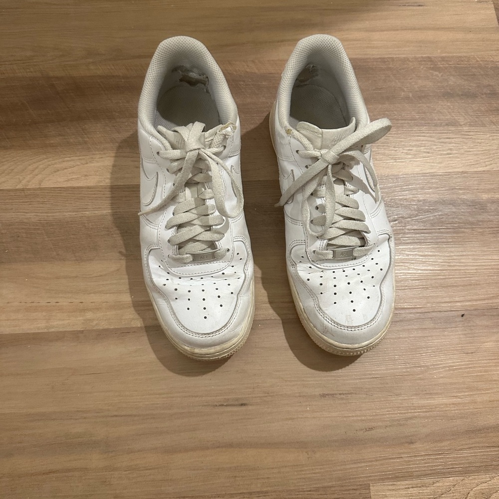 White Nike Air Force 1 Size 10 - Picture 6 of 6